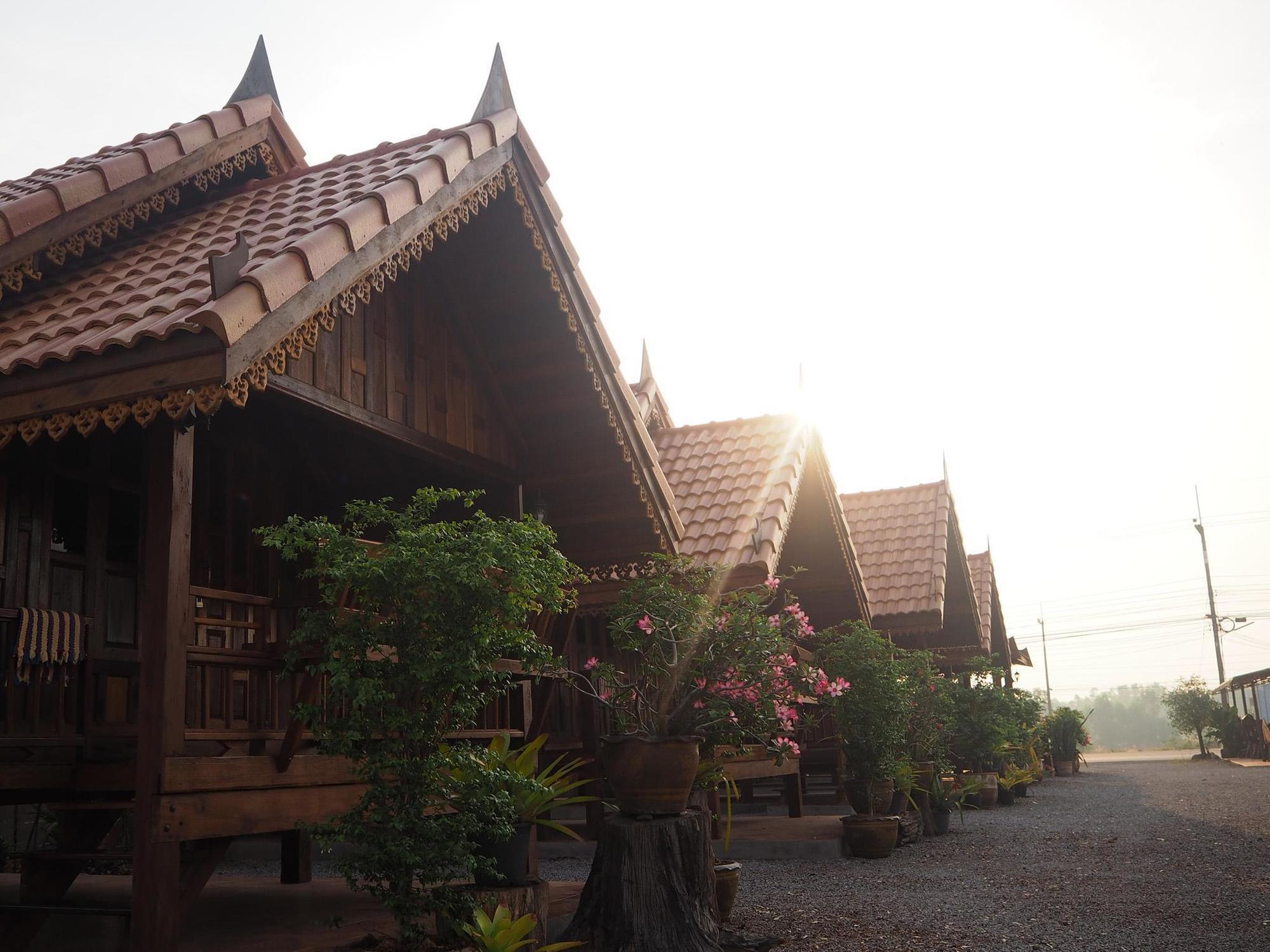 Hôtel Khum Tewa Sakonnakhon à Sakon Nakhon Extérieur photo